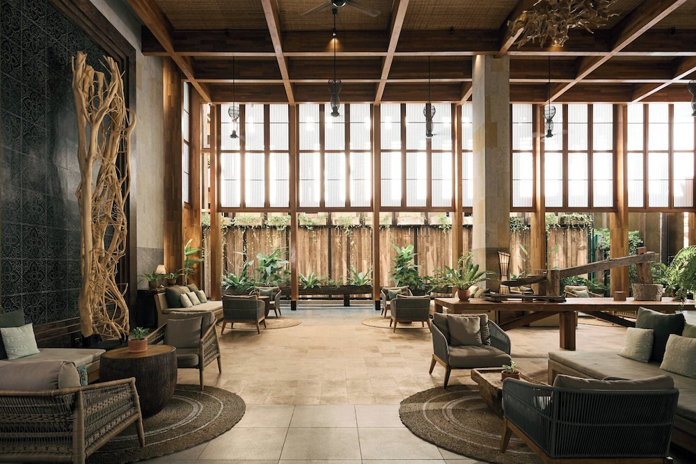 Dinso Resort & Villas Phuket, Vignette Collection by IHG — Hotel building in Patong Beach, Phuket Province