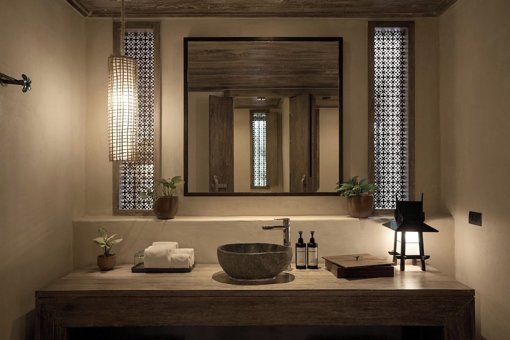 Dinso Resort & Villas Phuket, Vignette Collection by IHG — Spa in Patong Beach, Phuket Province
