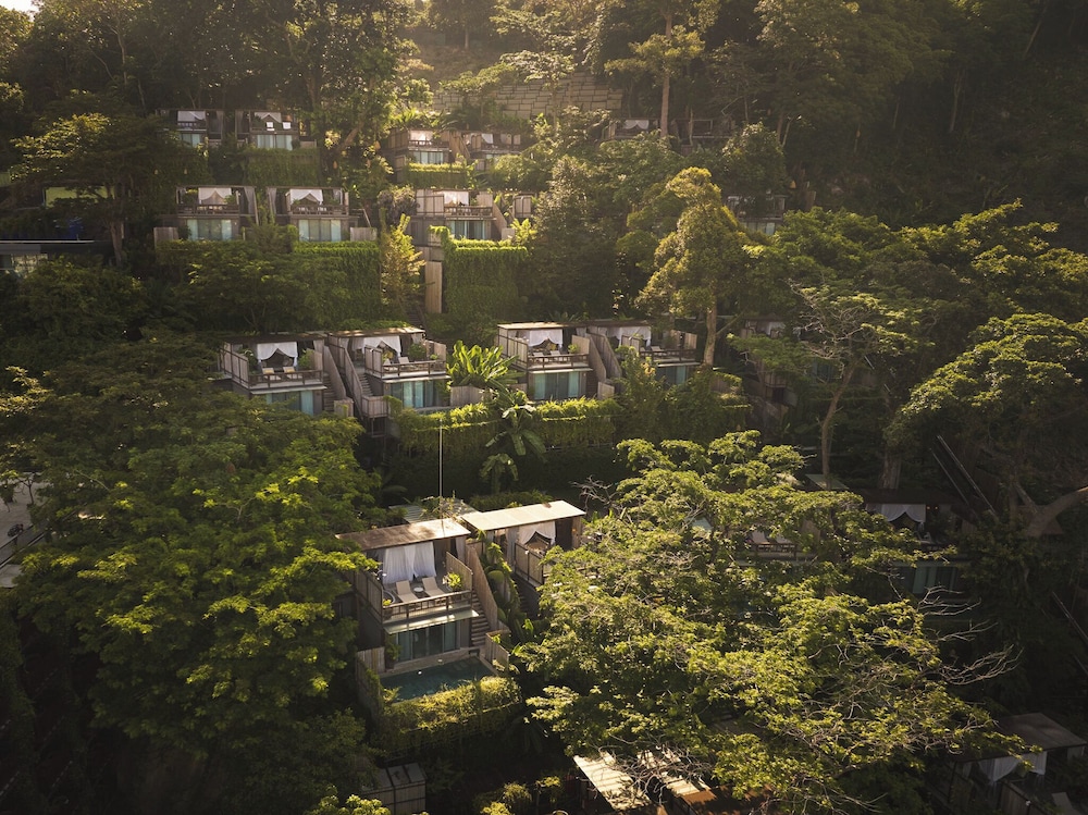 Dinso Resort & Villas Phuket, Vignette Collection by IHG — Hotel building in Patong Beach, Phuket Province