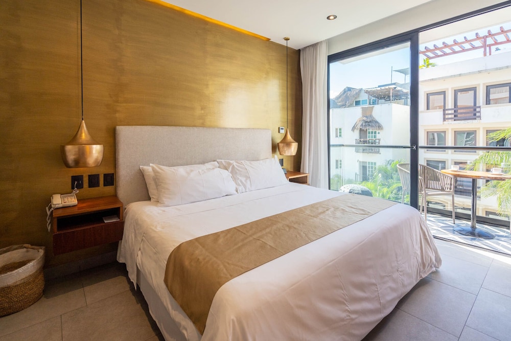 IT Boutique Hotel & Restaurant — Rooms in Playa del Carmen, Quintana Roo