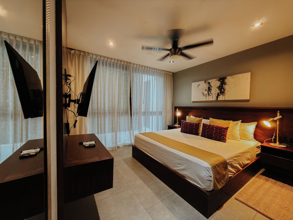 IT Boutique Hotel & Restaurant — Rooms in Playa del Carmen, Quintana Roo