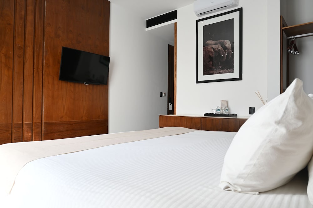 IT Boutique Hotel & Restaurant — Rooms in Playa del Carmen, Quintana Roo
