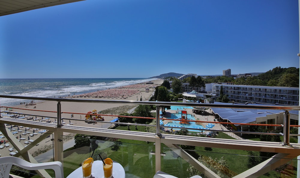 Hotel Kaliakra Beach - Ultra All Inclusive — Beach in Albena, Dobrich