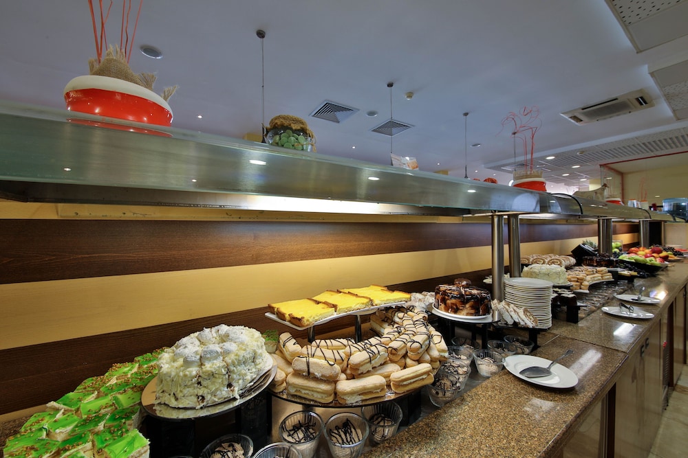 Hotel Kaliakra Beach - Ultra All Inclusive — Restaurant & bars in Albena, Dobrich