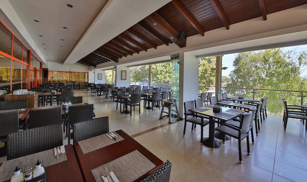 Hotel Kaliakra Beach - Ultra All Inclusive — Restaurant & bars in Albena, Dobrich