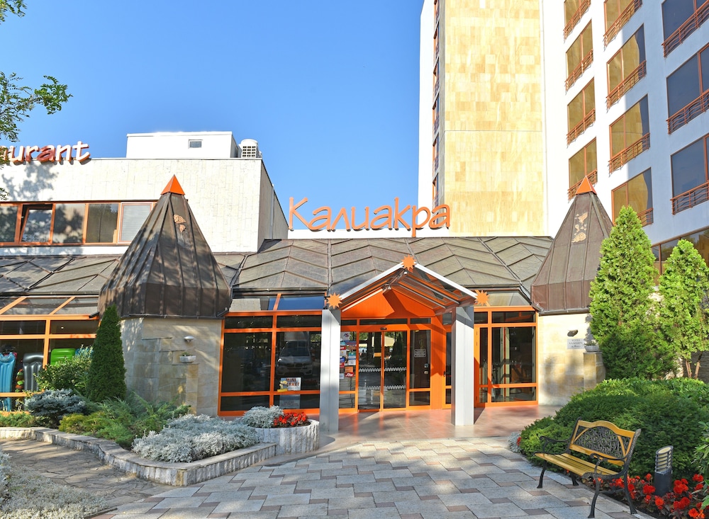Hotel Kaliakra Beach - Ultra All Inclusive — Hotel building in Albena, Dobrich