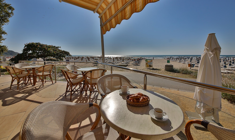 Hotel Kaliakra Beach - Ultra All Inclusive — Beach in Albena, Dobrich