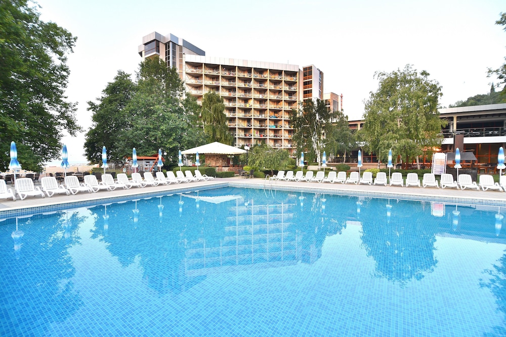 Hotel Kaliakra Beach - Ultra All Inclusive — Swimming pool in Albena, Dobrich