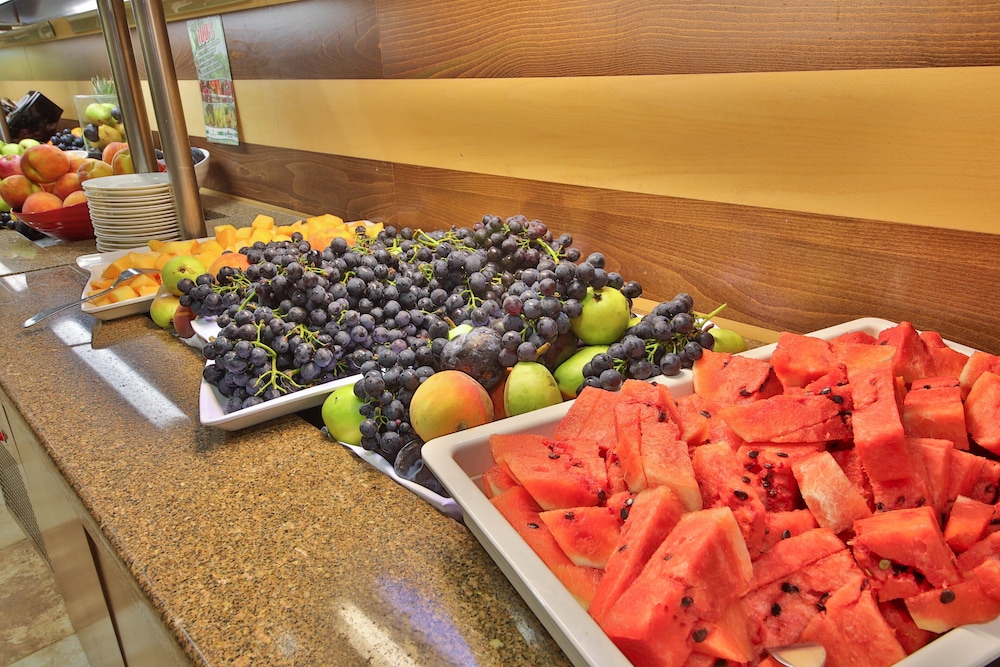 Hotel Kaliakra Beach - Ultra All Inclusive — Restaurant & bars in Albena, Dobrich