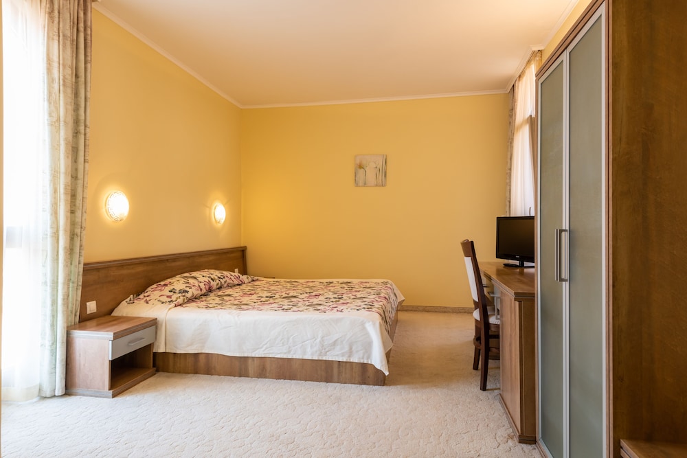 Hrizantema- All Inclusive Hotel — Rooms in Sunny Beach, Burgas Region
