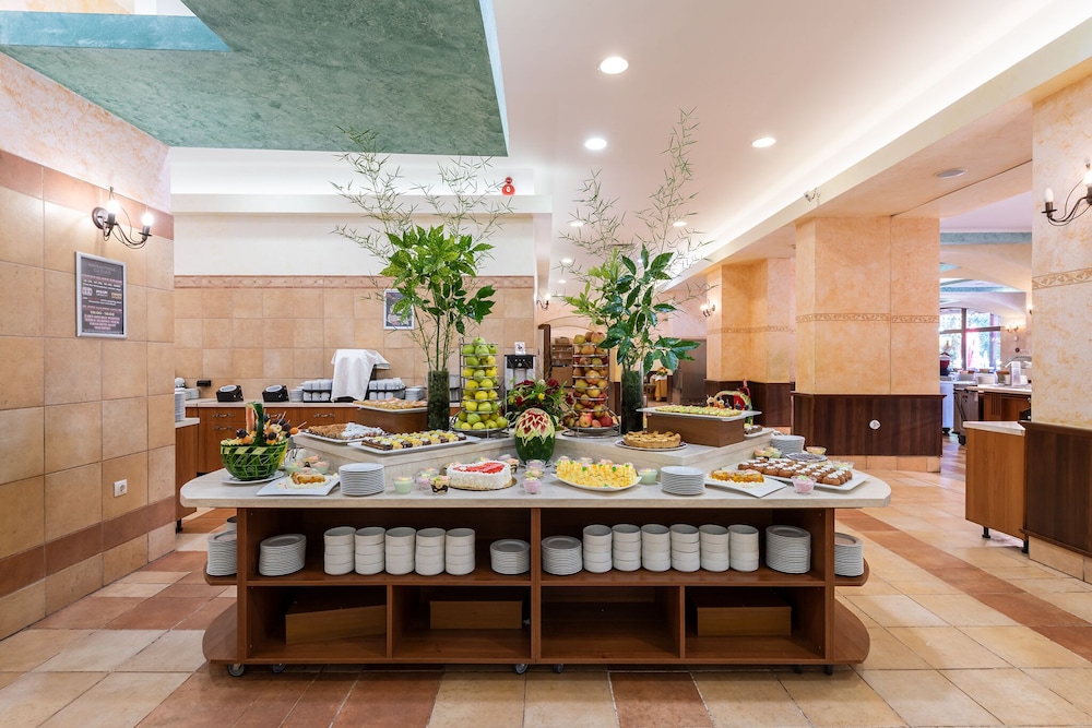 Hrizantema- All Inclusive Hotel — Restaurant in Sunny Beach, Burgas Region