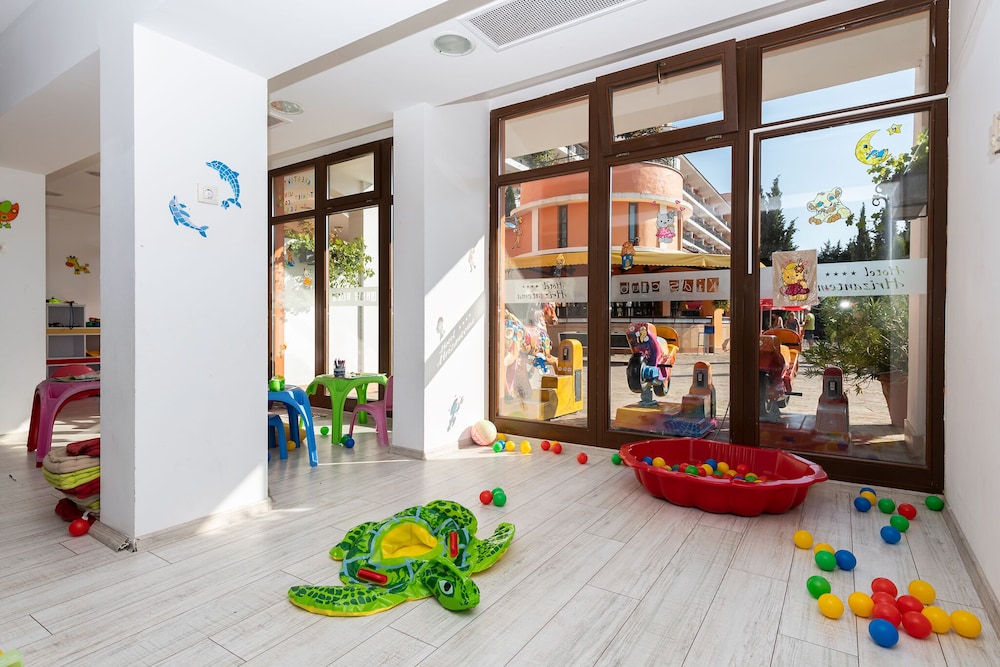 Hrizantema- All Inclusive Hotel — Facilities in Sunny Beach, Burgas Region