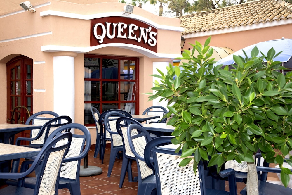 Playalinda Hotel — Restaurant & bars in Roquetas de Mar, Andalusia