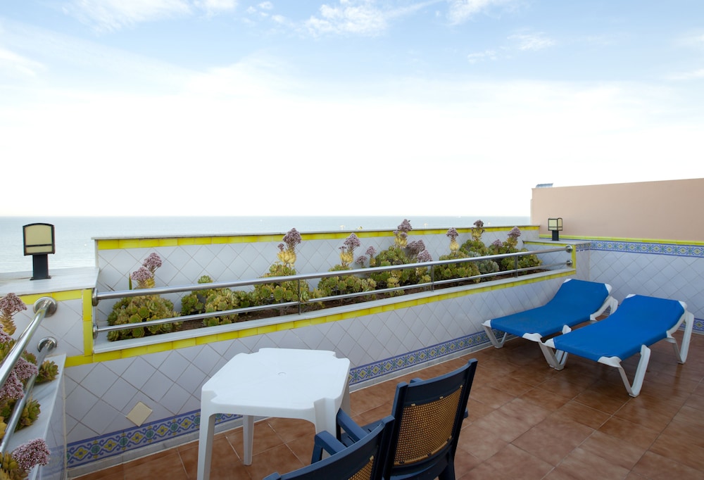 Playalinda Hotel — Hotel rooms in Roquetas de Mar, Andalusia