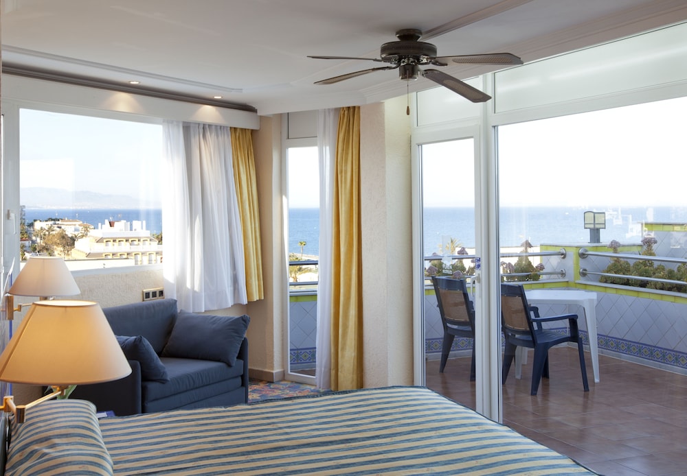 Playalinda Hotel — Hotel rooms in Roquetas de Mar, Andalusia