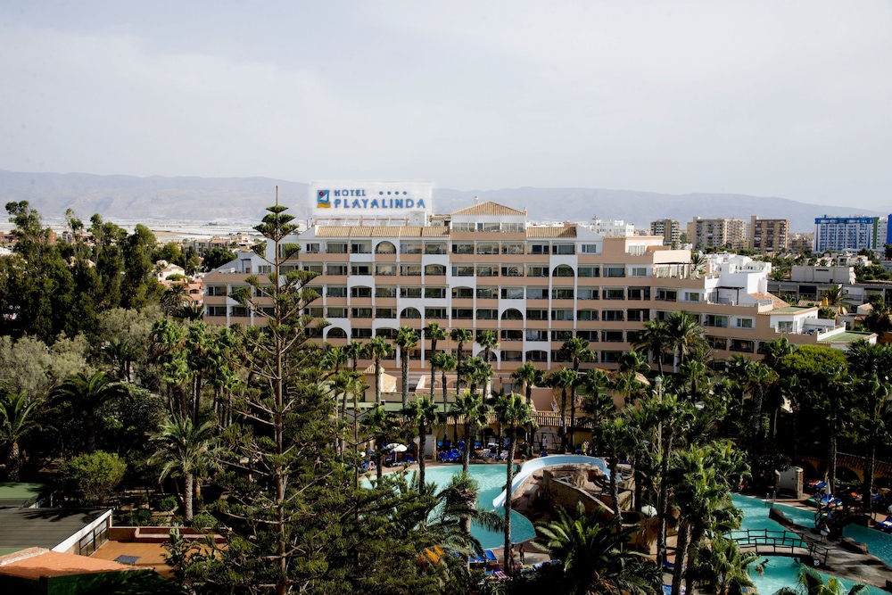 Playalinda Hotel — Hotel building in Roquetas de Mar, Andalusia