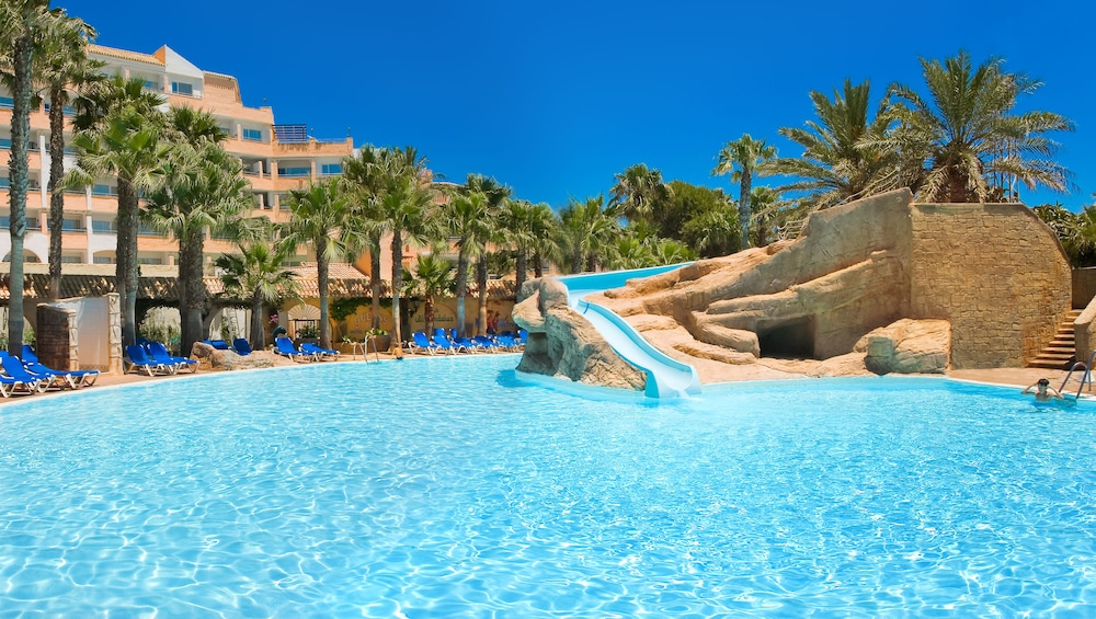 Playalinda Hotel — Swimming pool in Roquetas de Mar, Andalusia