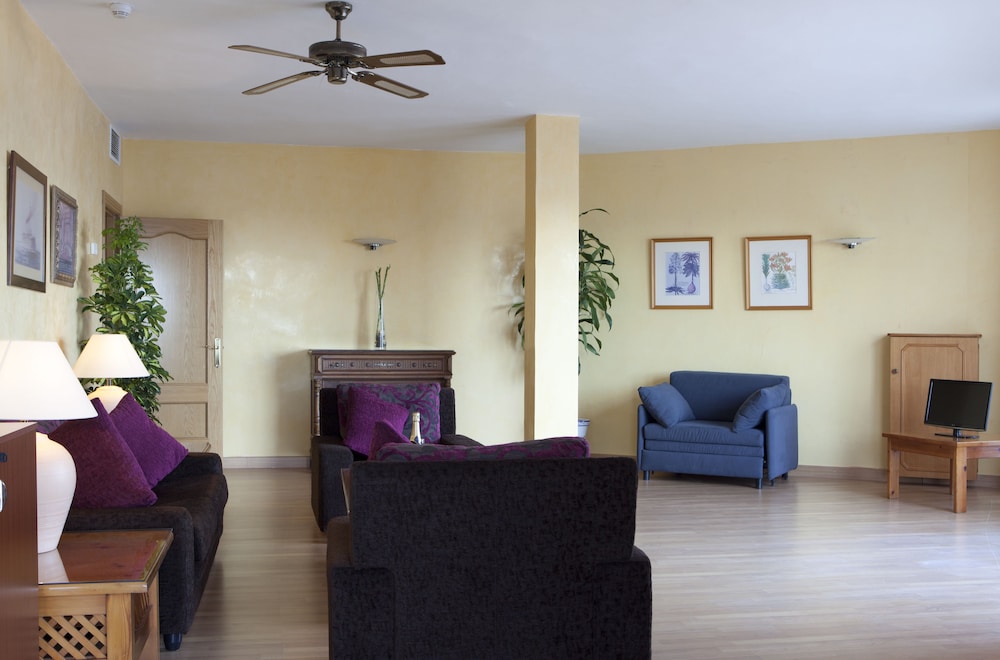 Playalinda Hotel — Hotel rooms in Roquetas de Mar, Andalusia