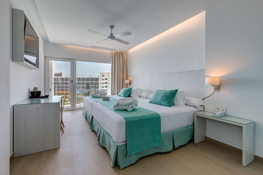 Playalinda Hotel — Hotel rooms in Roquetas de Mar, Andalusia