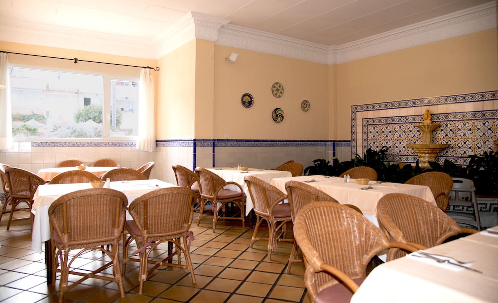 Playalinda Hotel — Restaurant & bars in Roquetas de Mar, Andalusia