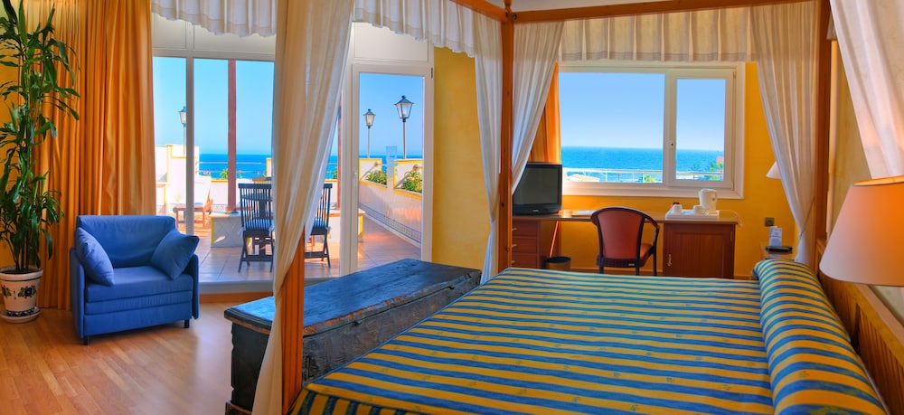 Playalinda Hotel — Hotel rooms in Roquetas de Mar, Andalusia