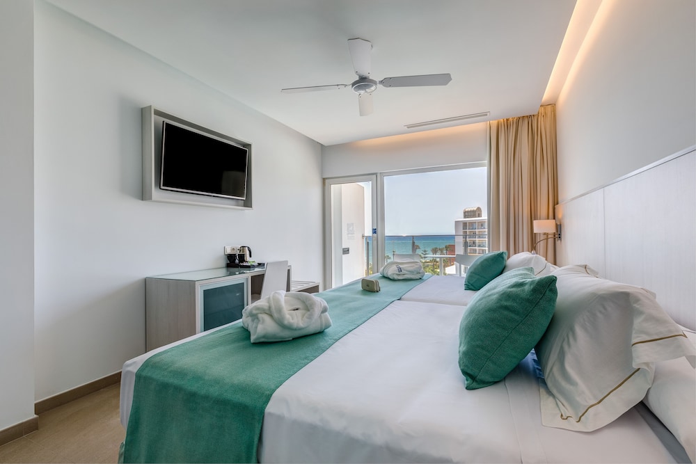Playalinda Hotel — Hotel rooms in Roquetas de Mar, Andalusia