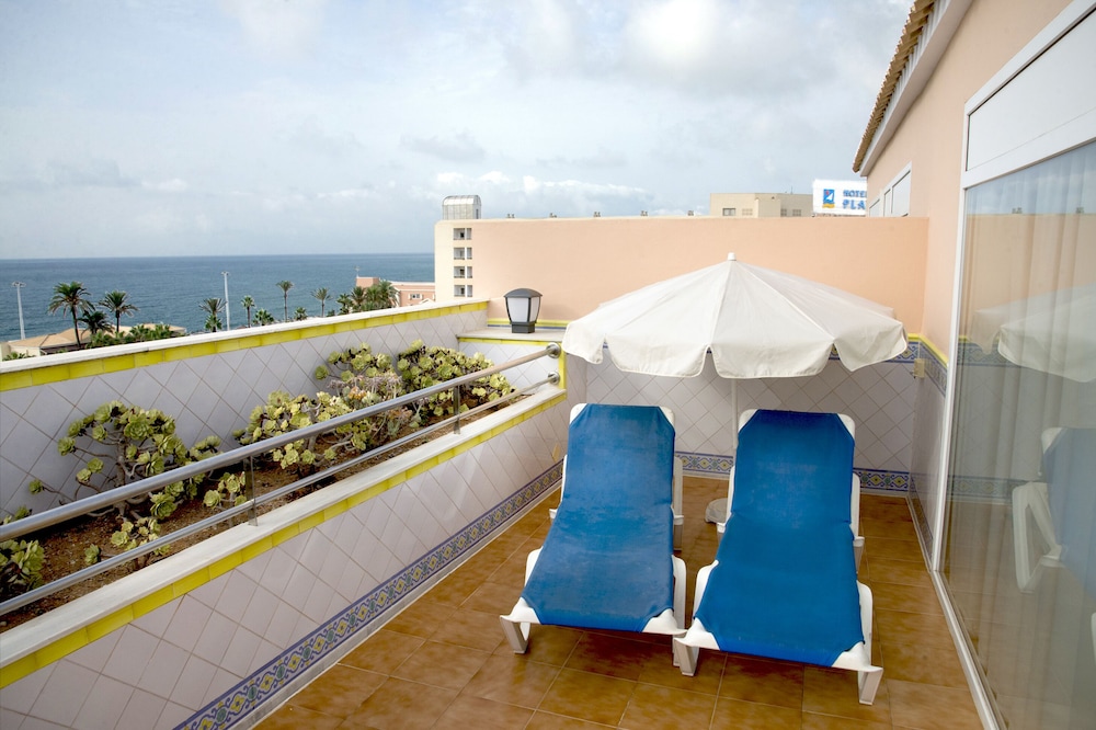 Playalinda Hotel — Hotel building in Roquetas de Mar, Andalusia