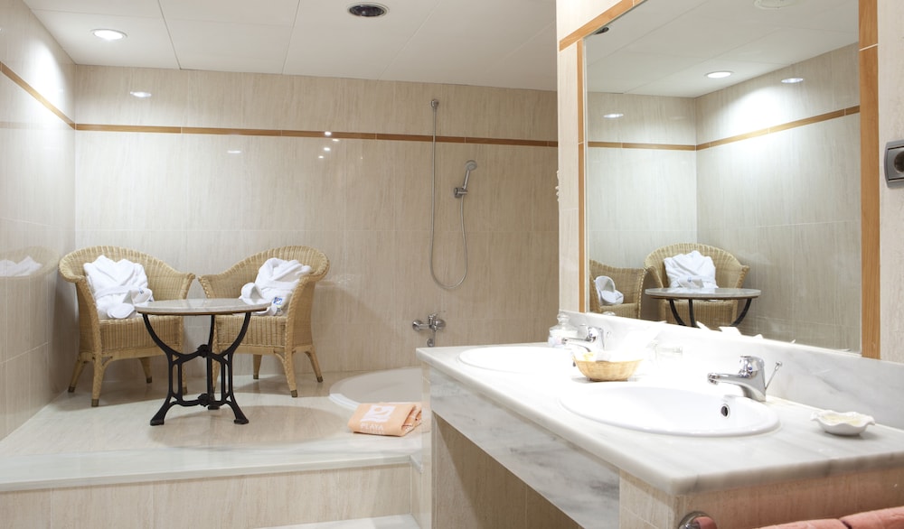 Playalinda Hotel — Hotel rooms in Roquetas de Mar, Andalusia