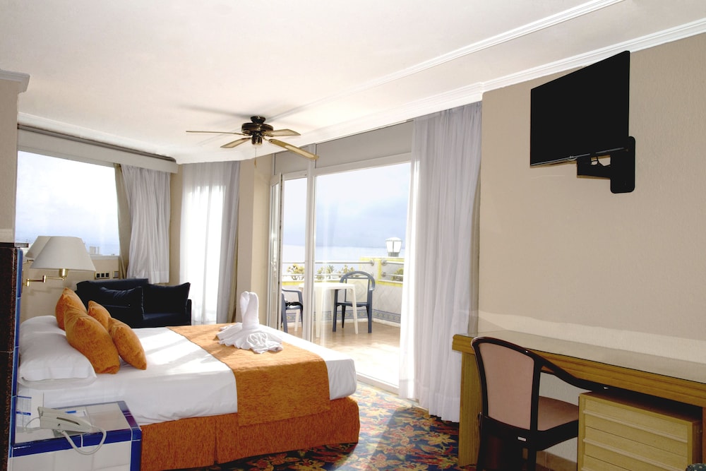 Playalinda Hotel — Hotel rooms in Roquetas de Mar, Andalusia