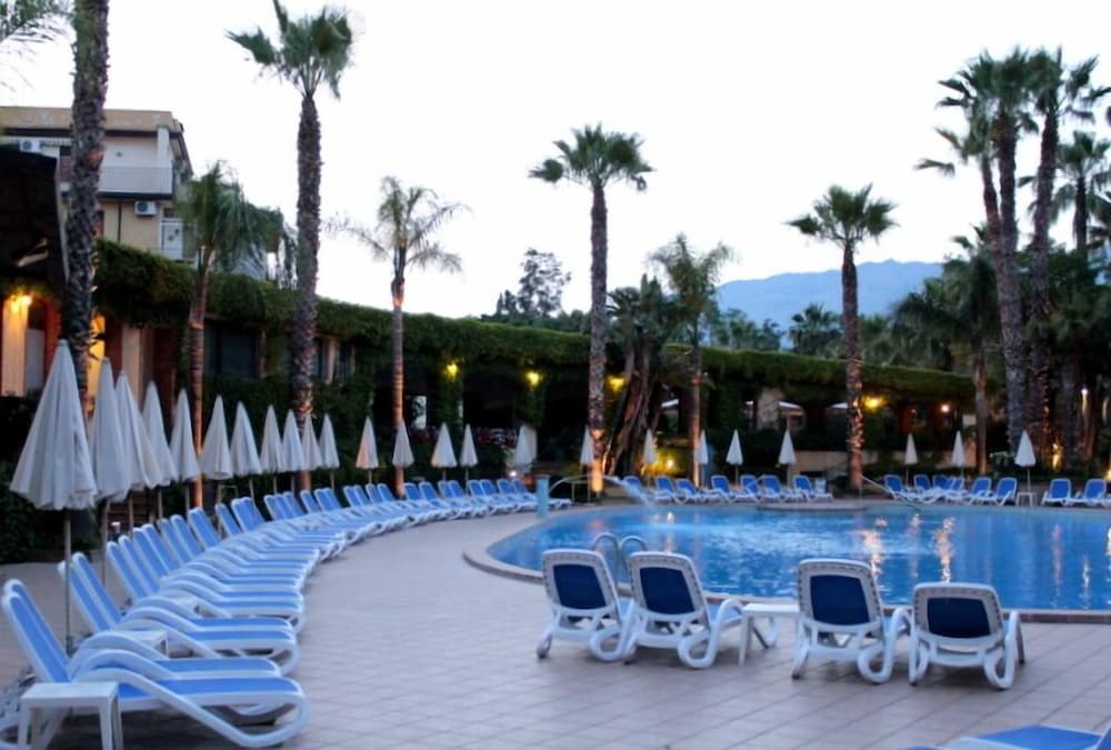 Hotel Caesar Palace — Swimming pool in Giardini Naxos, Sicily