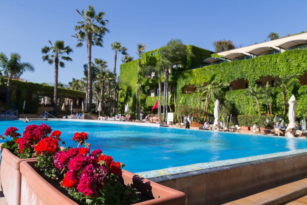 Hotel Caesar Palace — Swimming pool in Giardini Naxos, Sicily