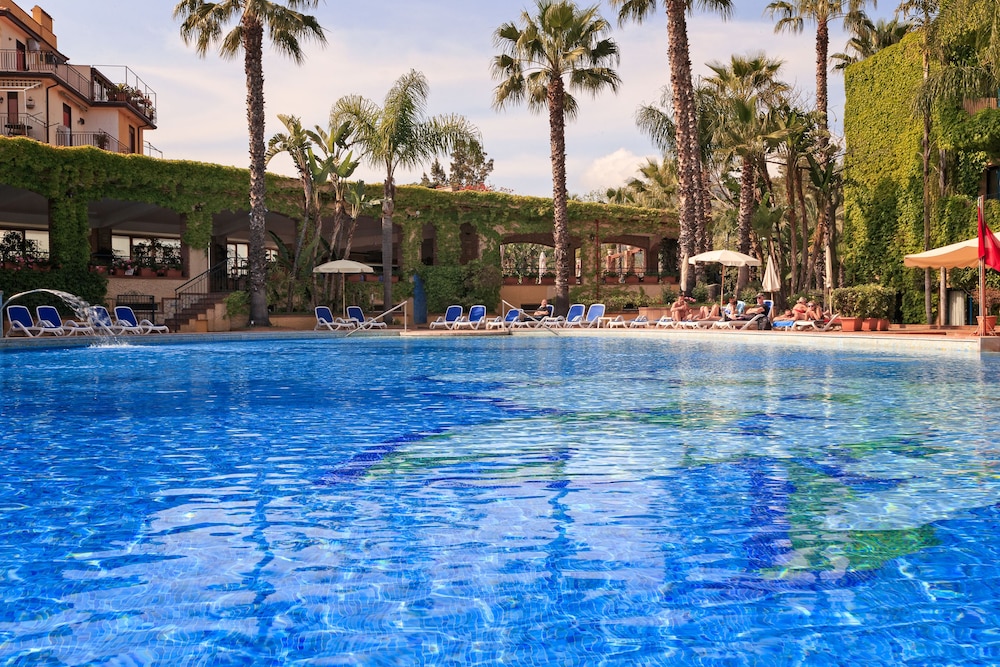Hotel Caesar Palace — Swimming pool in Giardini Naxos, Sicily