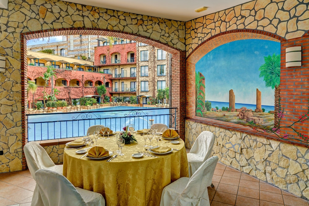 Hotel Caesar Palace — Restaurant & bars in Giardini Naxos, Sicily