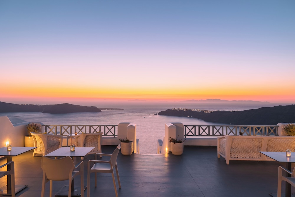 Absolute Bliss — Restaurant & bars in Imerovigli, South Aegean