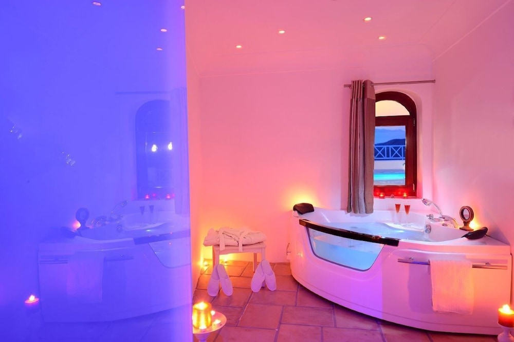 Absolute Bliss — Spa in Imerovigli, South Aegean