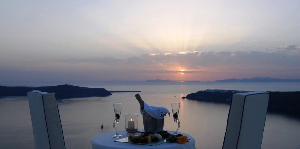 Absolute Bliss — Restaurant & bars in Imerovigli, South Aegean
