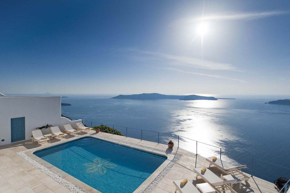Absolute Bliss — Main photo in Imerovigli, South Aegean