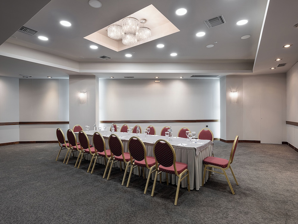 Civitel Akali Hotel — Hotel building in Chania