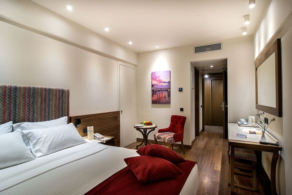 Civitel Akali Hotel — Hotel rooms in Chania