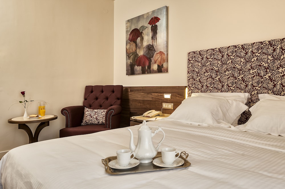 Civitel Akali Hotel — Hotel rooms in Chania