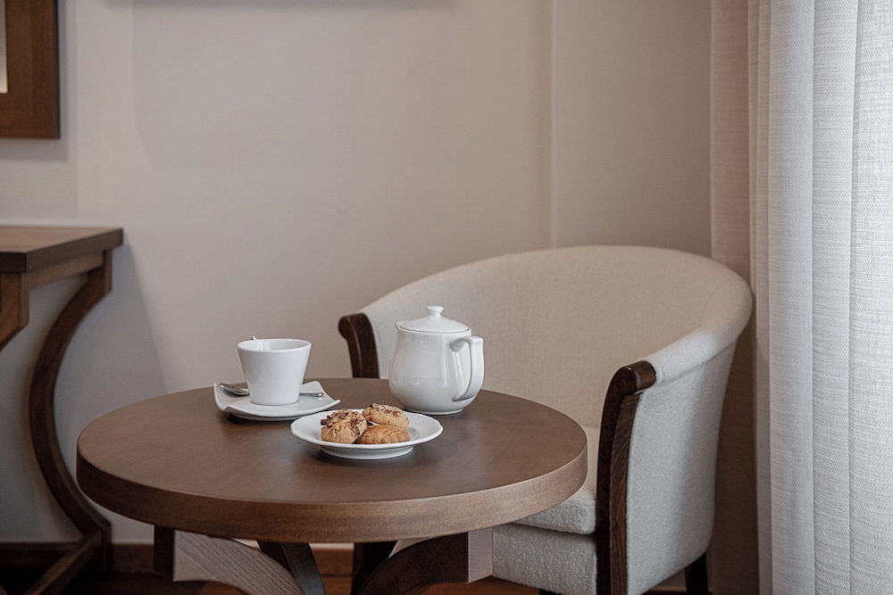 Civitel Akali Hotel — Hotel rooms in Chania