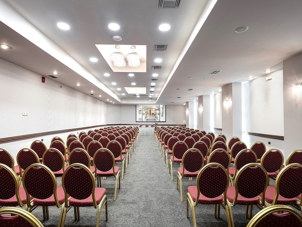 Civitel Akali Hotel — Hotel building in Chania