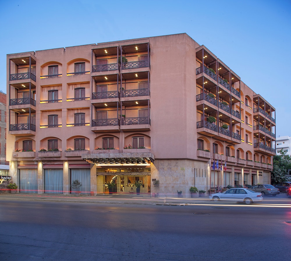 Civitel Akali Hotel — Hotel building in Chania