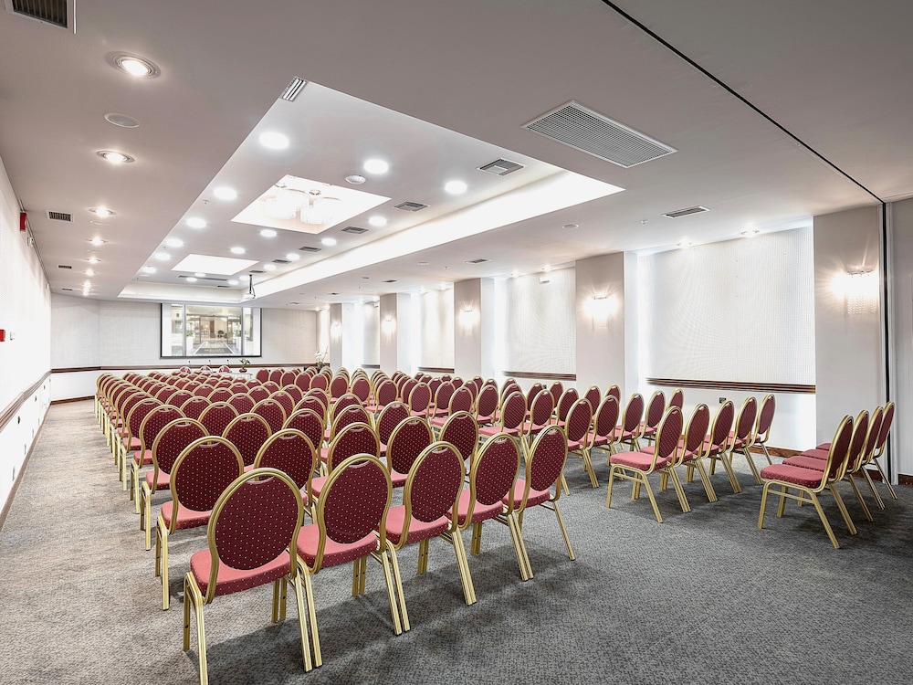 Civitel Akali Hotel — Hotel building in Chania