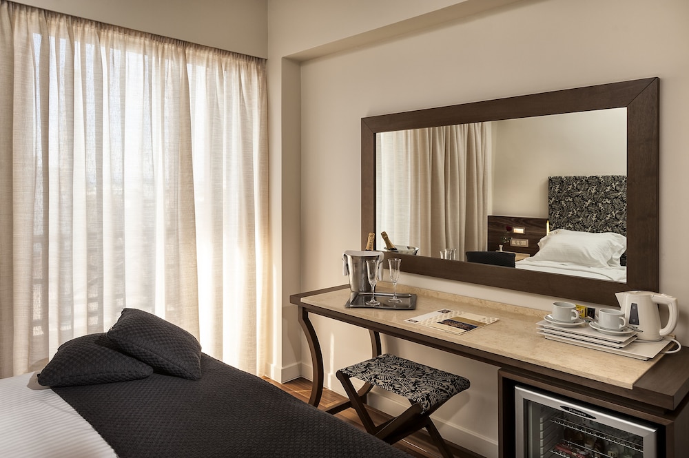 Civitel Akali Hotel — Hotel rooms in Chania