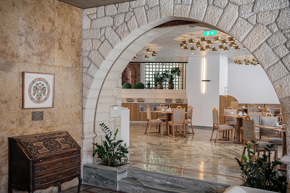 Civitel Akali Hotel — Restaurant & bars in Chania