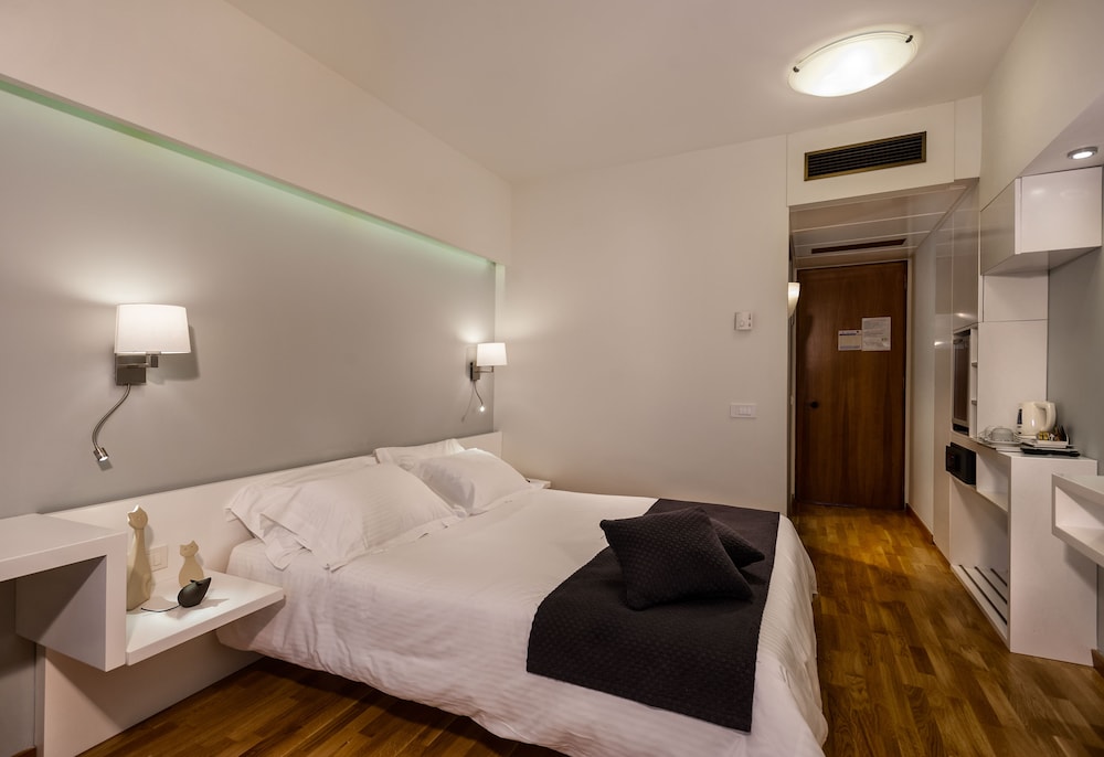 Civitel Akali Hotel — Hotel rooms in Chania