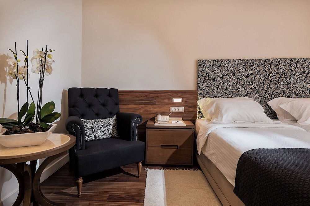 Civitel Akali Hotel — Hotel rooms in Chania