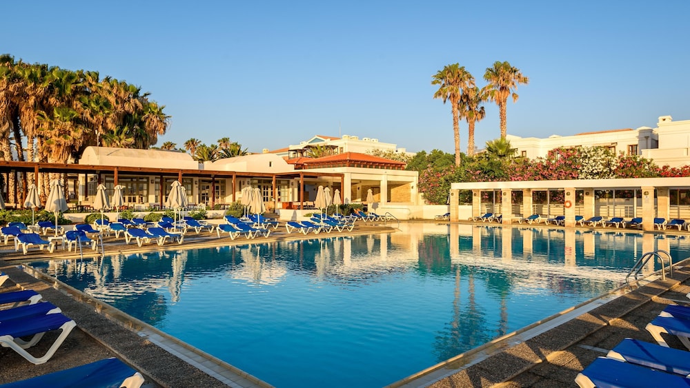 Annabelle Beach Resort - All Inclusive — Swimming pool in Hersonissos