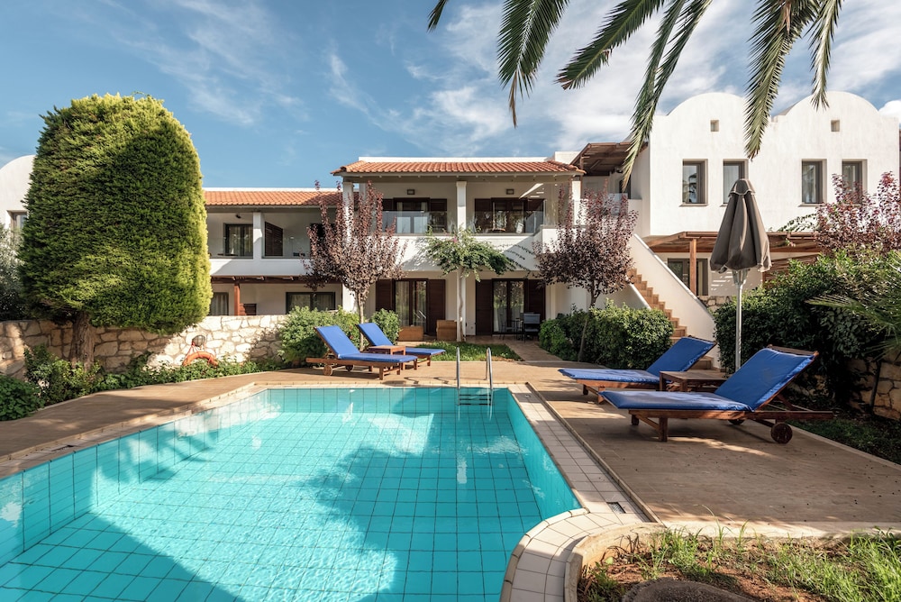 Annabelle Beach Resort - All Inclusive — Swimming pool in Hersonissos